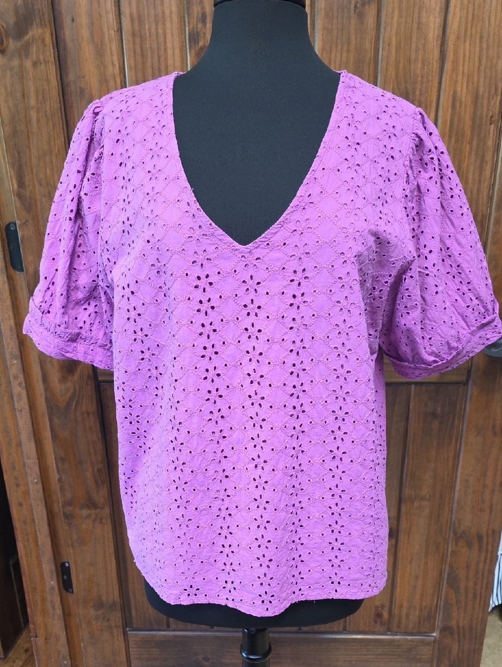 Draper James Women's V-Neck Eyelet Puff Sleeve Top - Size XXL